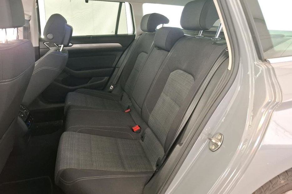 Продам Volkswagen Passat B8 Business 2.0 TDI 150CV BVA7 E6 2022 года в Львове