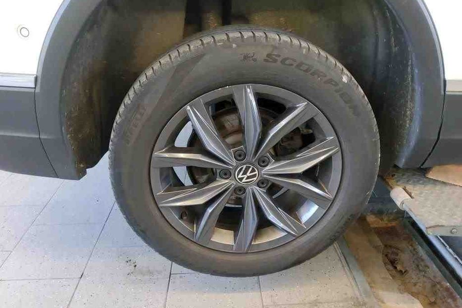 Продам Volkswagen Tiguan Allspace Life 4Motion 2.0 147k 2022 года в Львове