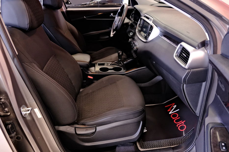 Продам Kia Sorento 2017 года в Одессе