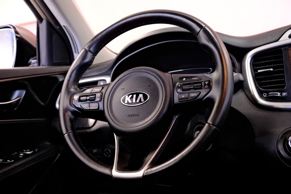 Продам Kia Sorento 2017 года в Одессе