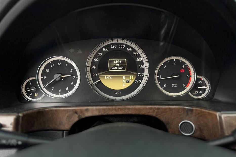 Продам Mercedes-Benz E-Class (COMIS) W212 2012 года в г. Умань, Черкасская область