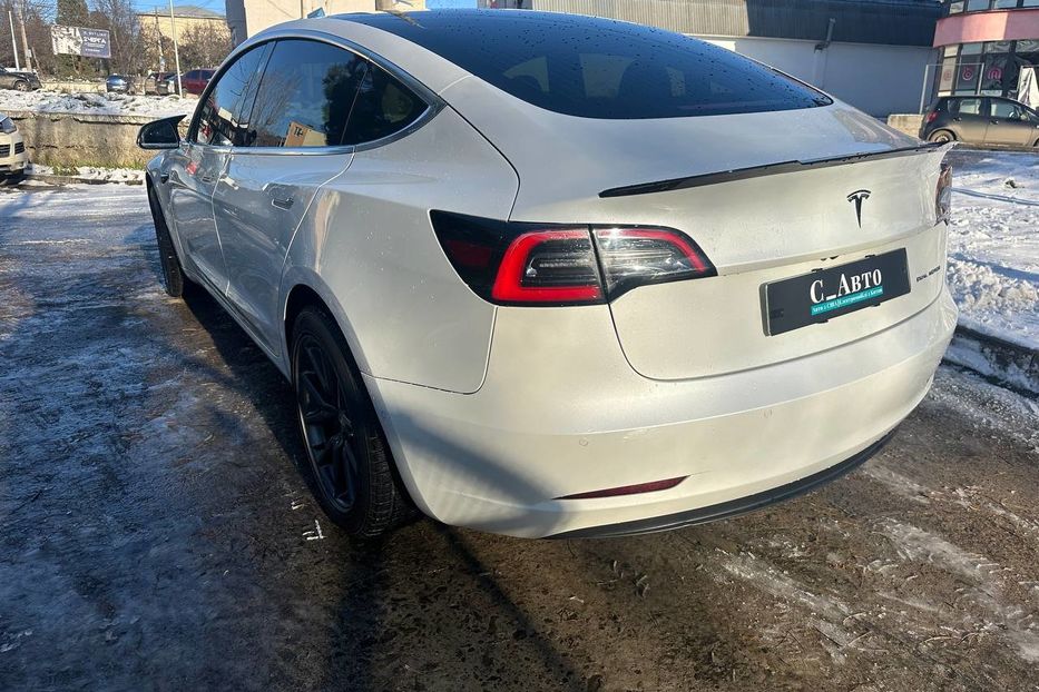 Продам Tesla Model 3 2020 года в Черновцах