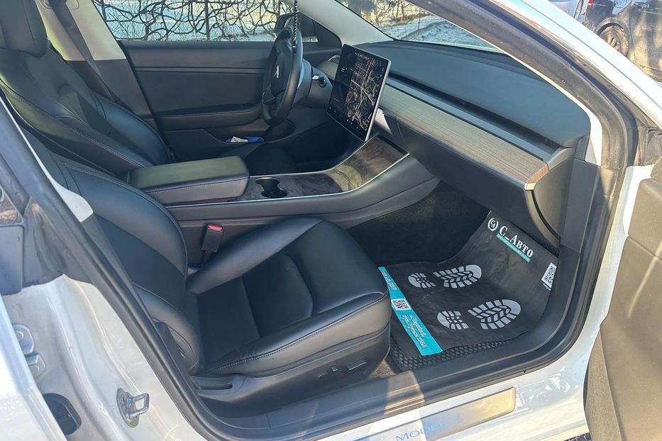 Продам Tesla Model 3 2020 года в Черновцах