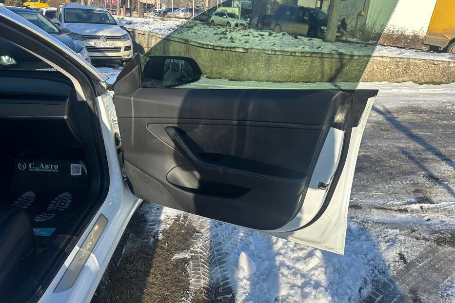 Продам Tesla Model 3 2020 года в Черновцах