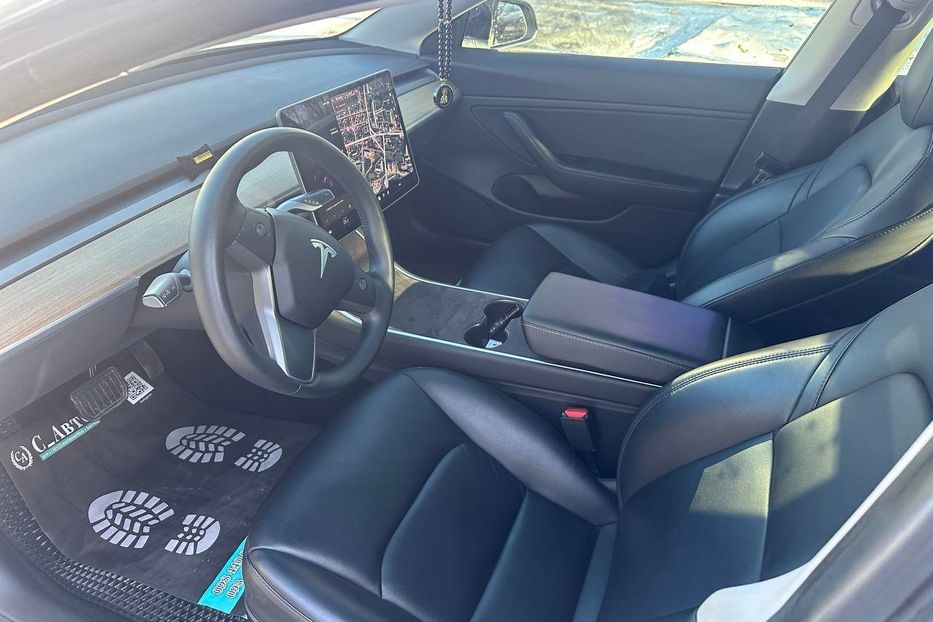 Продам Tesla Model 3 2020 года в Черновцах