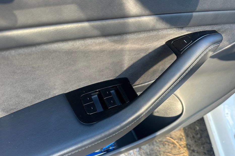 Продам Tesla Model 3 2020 года в Черновцах