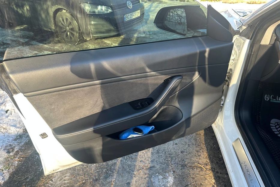 Продам Tesla Model 3 2020 года в Черновцах