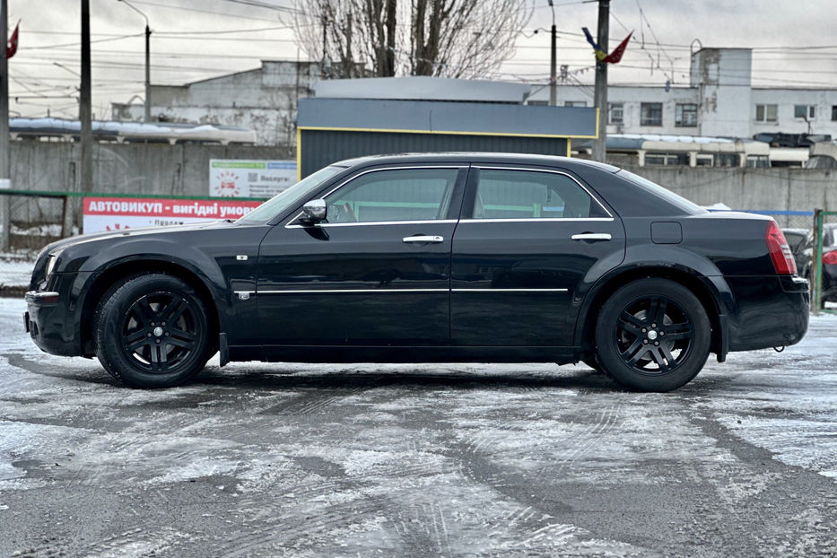 Продам Chrysler 300 C 2.7 AT (193 л.с.)  2005 года в Киеве