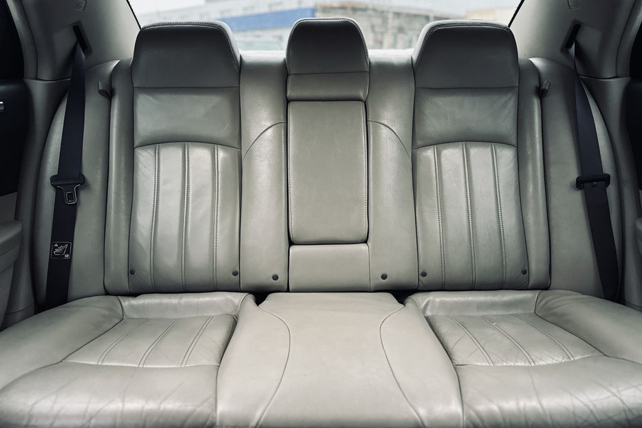 Продам Chrysler 300 C 2.7 AT (193 л.с.)  2005 года в Киеве