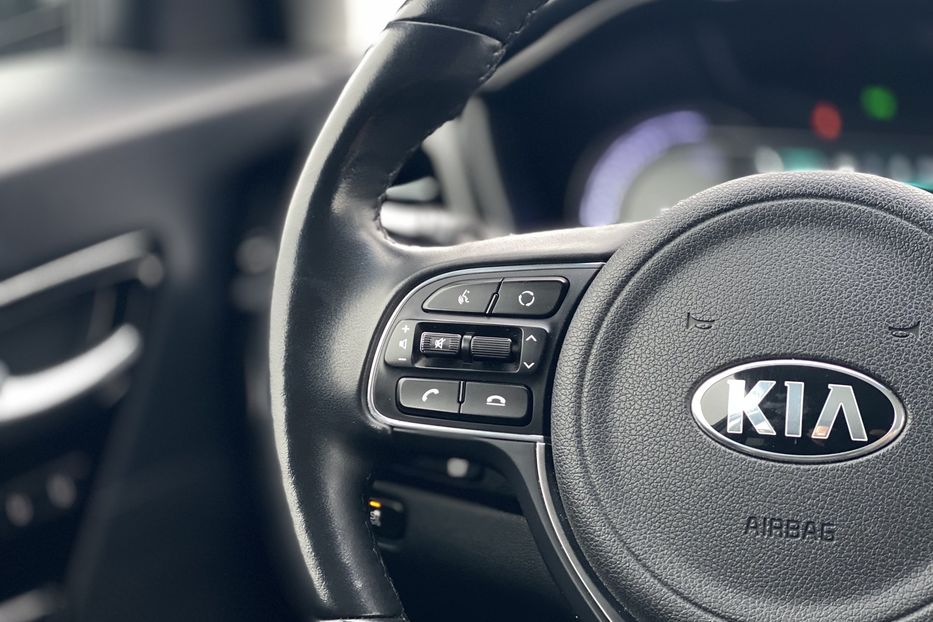 Продам Kia Niro Prestigue 2019 года в Луцке