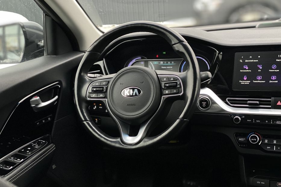 Продам Kia Niro Prestigue 2019 года в Луцке