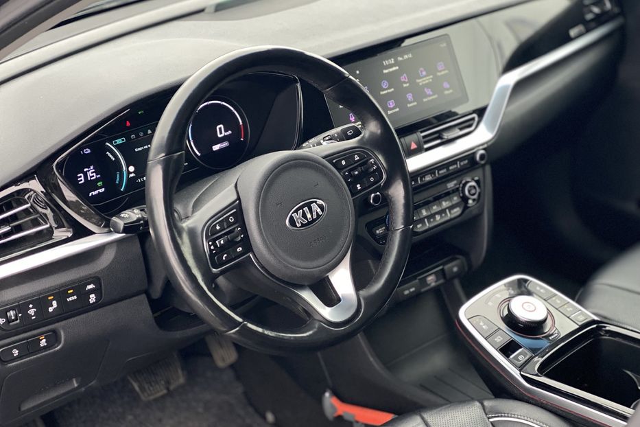 Продам Kia Niro Prestigue 2019 года в Луцке
