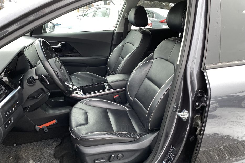 Продам Kia Niro Prestigue 2019 года в Луцке