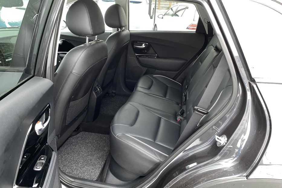 Продам Kia Niro Prestigue 2019 года в Луцке