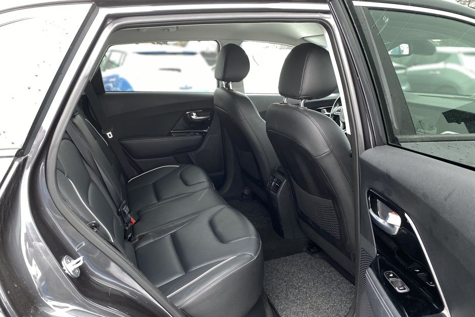 Продам Kia Niro Prestigue 2019 года в Луцке