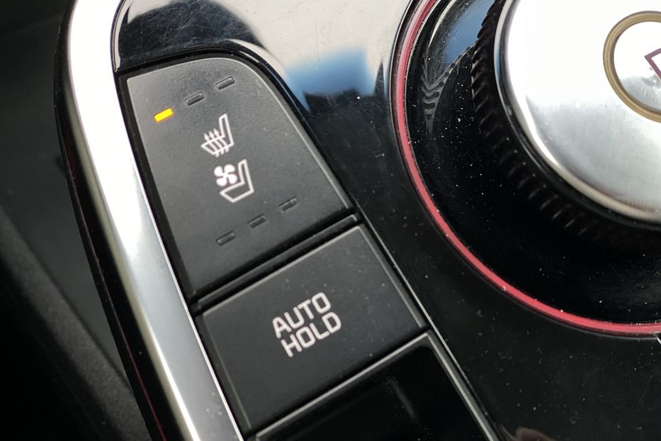 Продам Kia Niro Prestigue 2019 года в Луцке