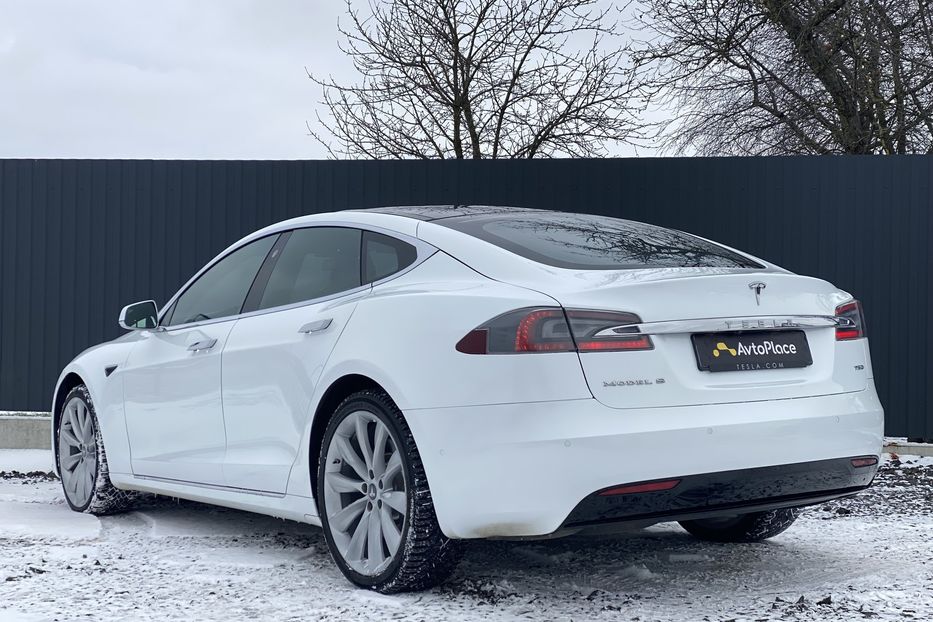 Продам Tesla Model S 75D 2018 года в Луцке