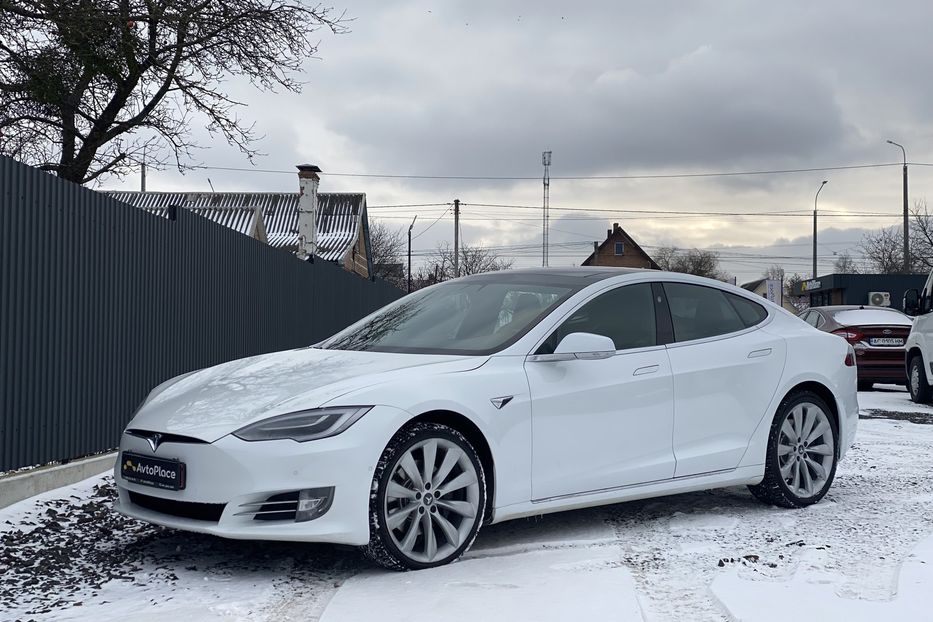 Продам Tesla Model S 75D 2018 года в Луцке