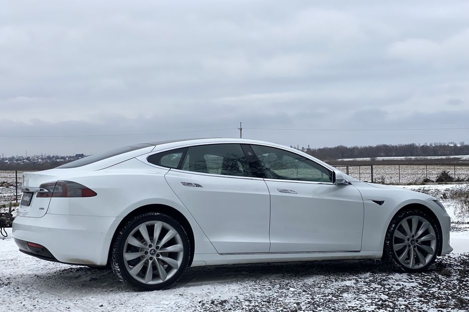 Продам Tesla Model S 75D 2018 года в Луцке