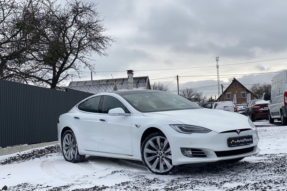 Продам Tesla Model S 75D 2018 года в Луцке