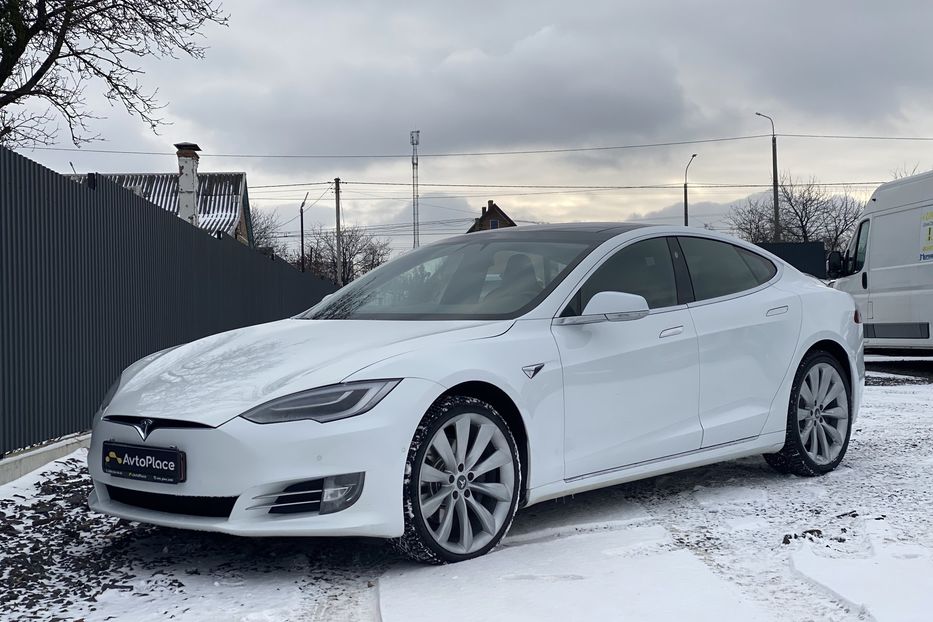 Продам Tesla Model S 75D 2018 года в Луцке