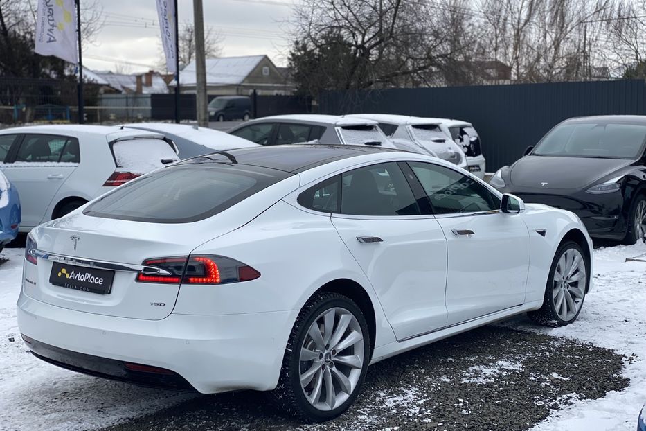 Продам Tesla Model S 75D 2018 года в Луцке