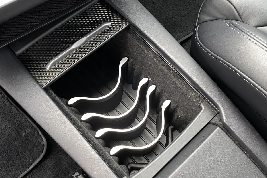 Продам Tesla Model S 75D 2018 года в Луцке