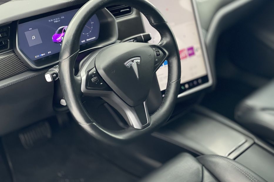 Продам Tesla Model S 75D 2018 года в Луцке