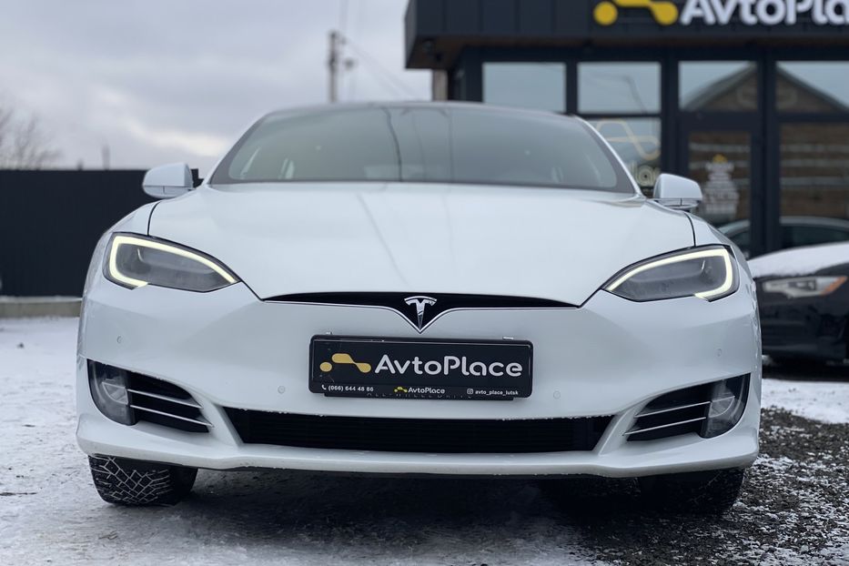 Продам Tesla Model S 75D 2018 года в Луцке