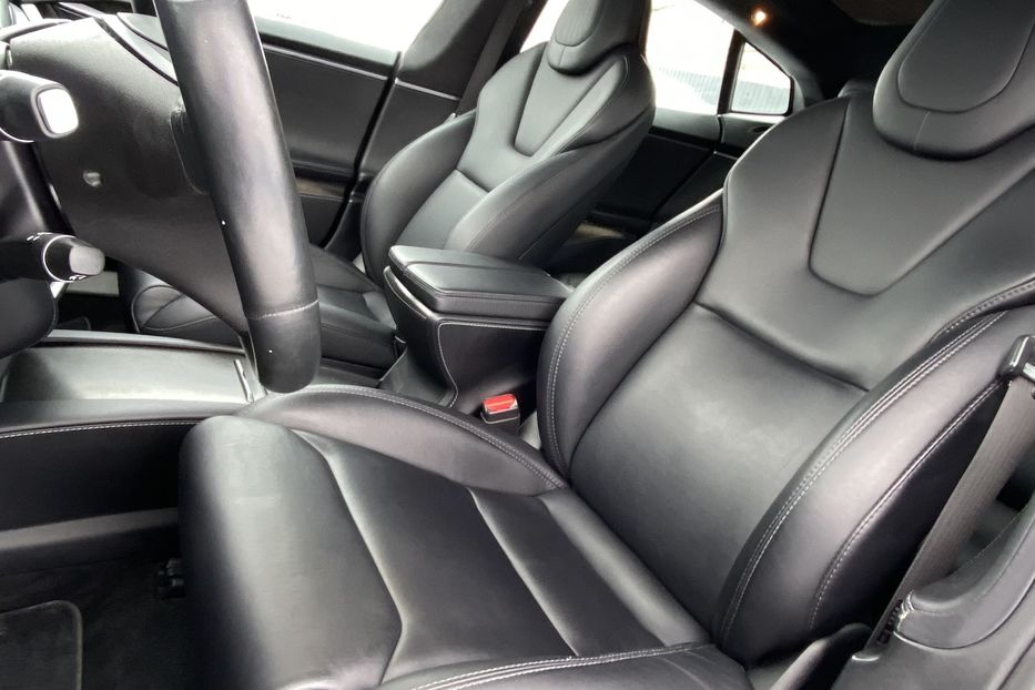 Продам Tesla Model S 75D 2018 года в Луцке
