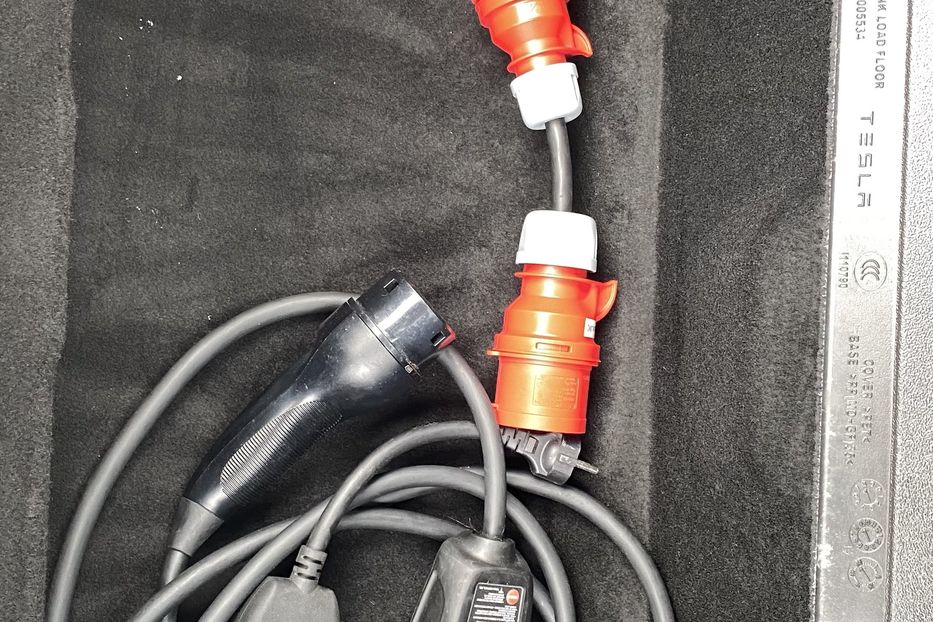 Продам Tesla Model S 75D 2018 года в Луцке