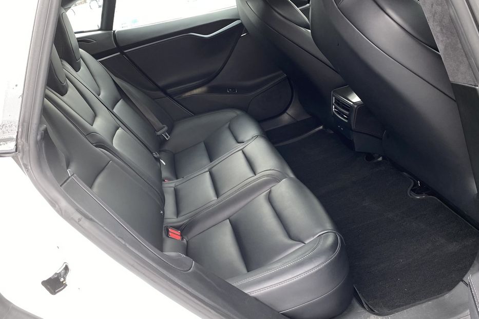 Продам Tesla Model S 75D 2018 года в Луцке