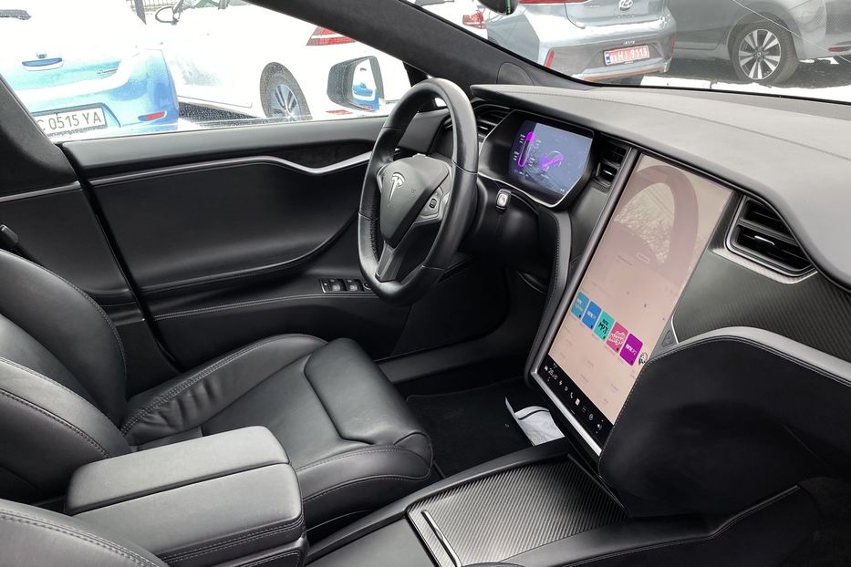 Продам Tesla Model S 75D 2018 года в Луцке
