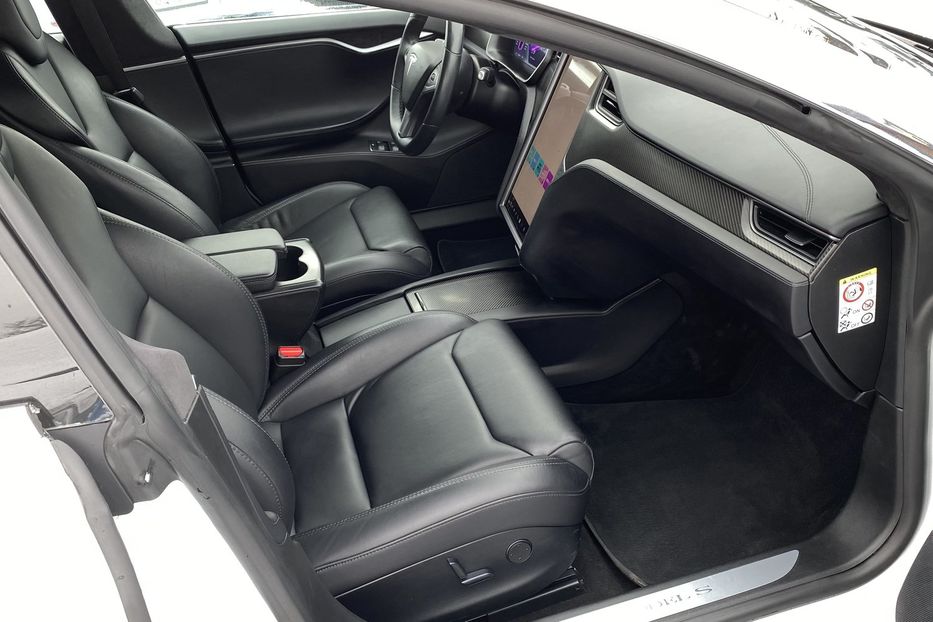 Продам Tesla Model S 75D 2018 года в Луцке