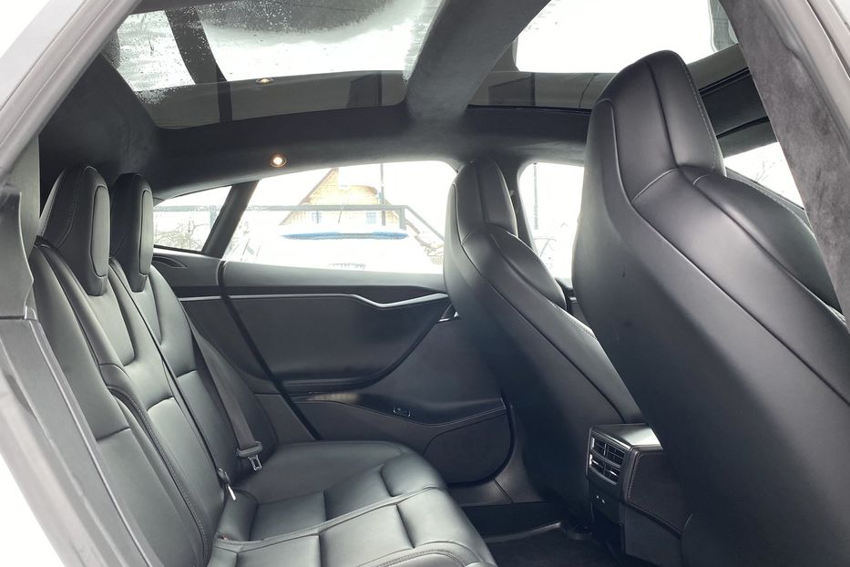 Продам Tesla Model S 75D 2018 года в Луцке