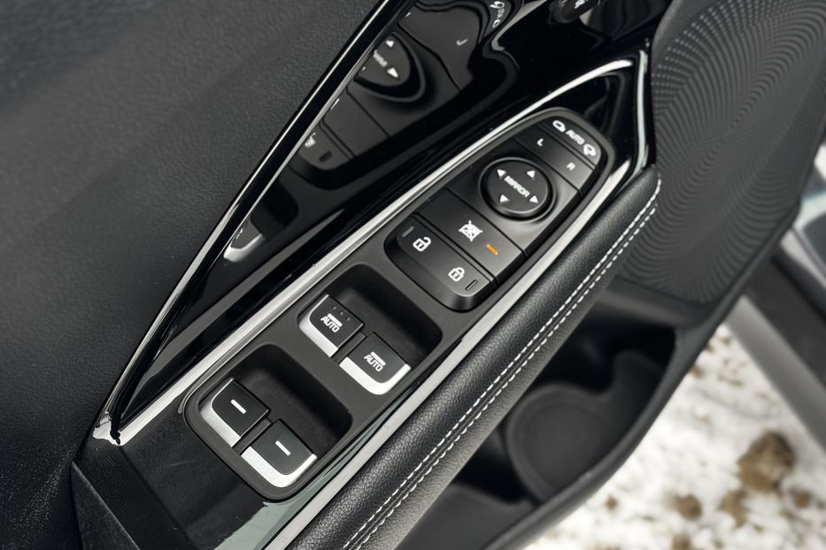 Продам Kia Niro 64 KW авто у Львові  2020 года в Львове