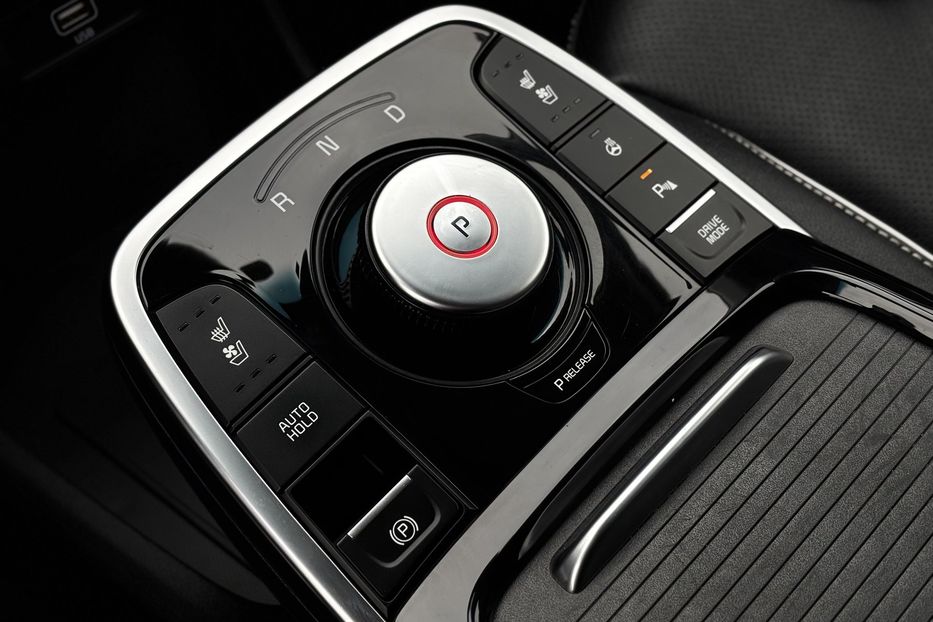 Продам Kia Niro 64 KW авто у Львові  2020 года в Львове