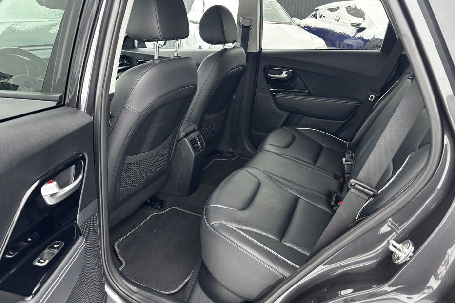 Продам Kia Niro 64 KW авто у Львові  2020 года в Львове