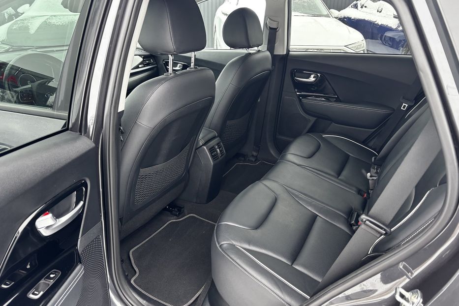 Продам Kia Niro 64 KW авто у Львові  2020 года в Львове