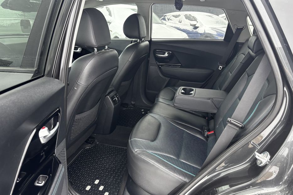 Продам Kia Niro 64 kw PREMIUM авто у Львові 2021 года в Львове