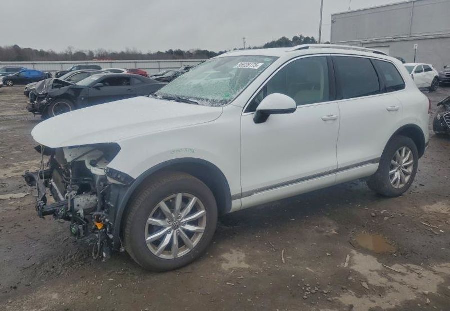 Продам Volkswagen Touareg SPORT 2016 года в Киеве