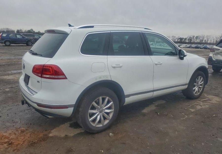 Продам Volkswagen Touareg SPORT 2016 года в Киеве
