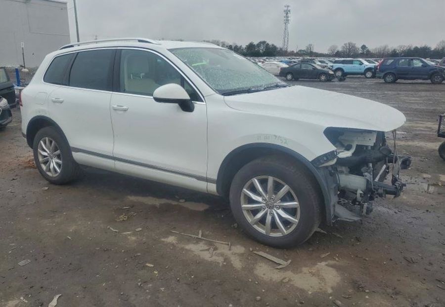 Продам Volkswagen Touareg SPORT 2016 года в Киеве