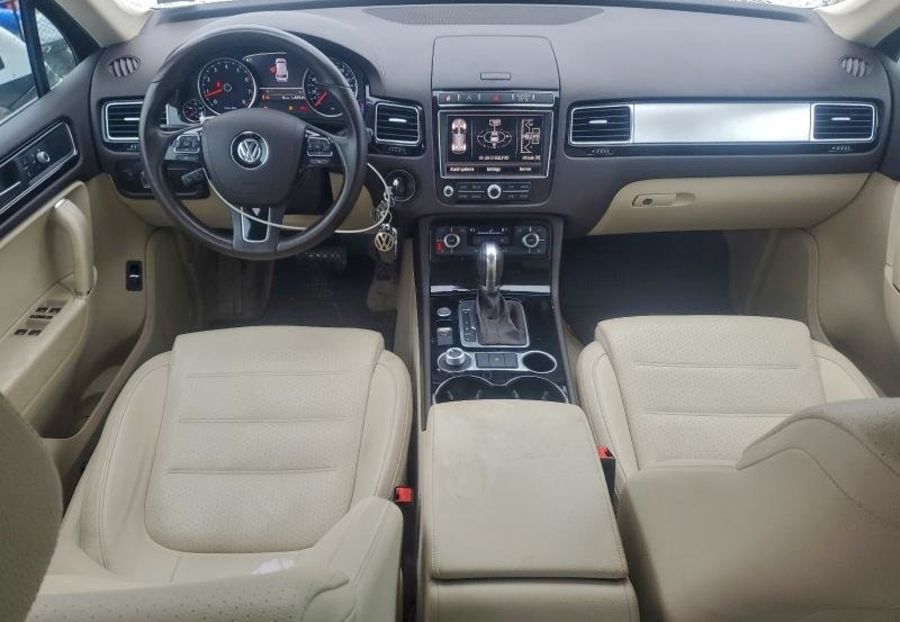 Продам Volkswagen Touareg SPORT 2016 года в Киеве