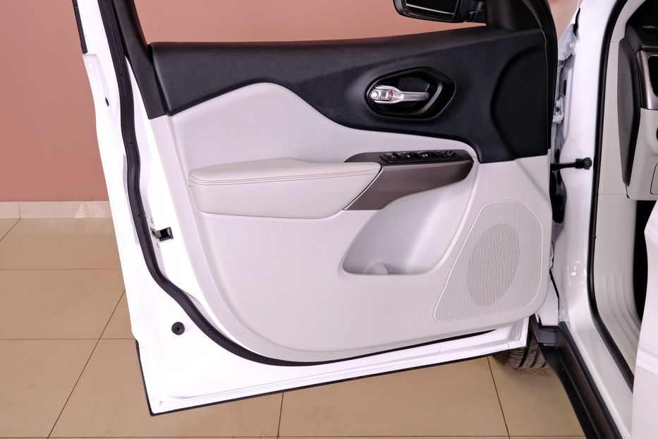 Продам Jeep Cherokee 2022 года в Одессе