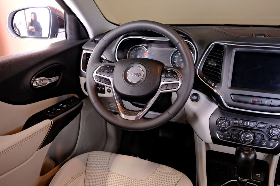 Продам Jeep Cherokee 2022 года в Одессе