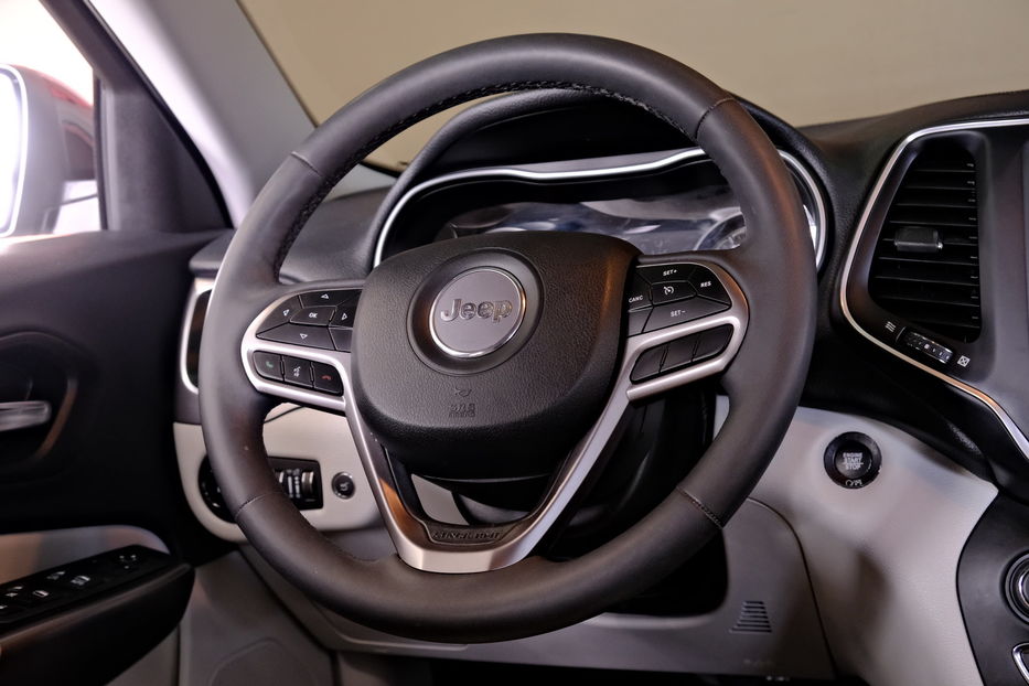 Продам Jeep Cherokee 2022 года в Одессе