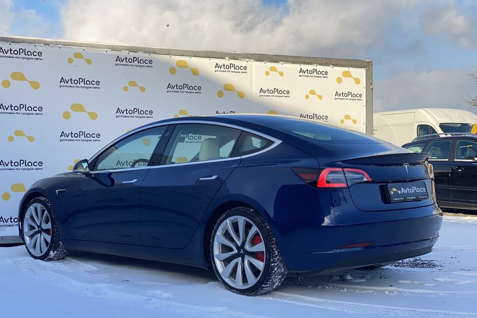 Продам Tesla Model 3 Performance 2019 года в Луцке