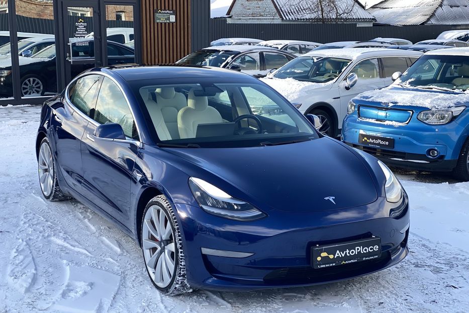 Продам Tesla Model 3 Performance 2019 года в Луцке