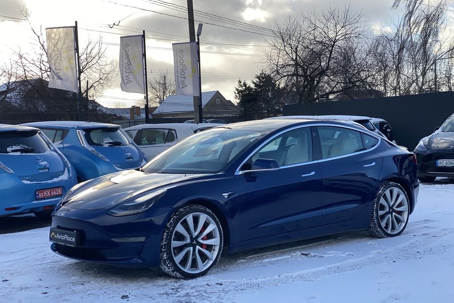 Продам Tesla Model 3 Performance 2019 года в Луцке